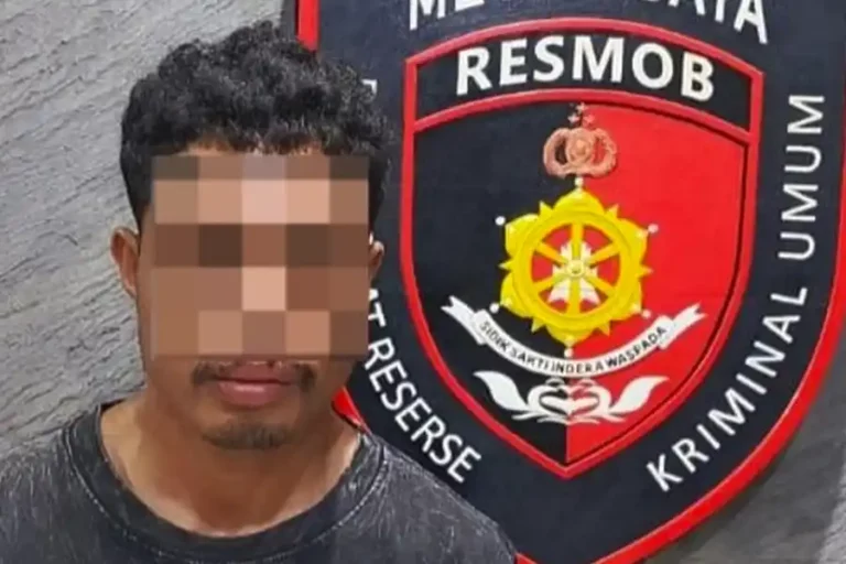 Salah satu pelaku aksi penipuan bermodus debt collector gadungan di kawasan Jatinegara, Jakarta Timur.