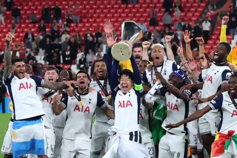 Tottenham Juara Liga Europa, Penantian 17 Tahun Terbayar Gol Brennan Johnson Tottenham Hotspur rayakan kemenangan di San Mamés. Puasa gelar 17 tahun berakhir sudah (foto: Facebook Tottenham Hotspur)