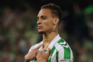 Antony Antar Real Betis Unggul 2-1 atas Fiorentina di Leg Pertama Semifinal Conference League Antony, Real Betis (foto: facebook.com @realbetisbalompie)