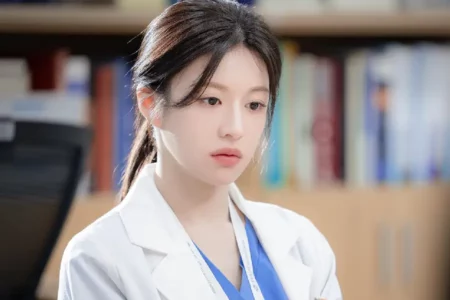 Go Youn Jung dan Resident Playbook Kuasai Daftar Drama dan Artis Terpopuler Go Youn-jung dalam Resident Playbook (2025)