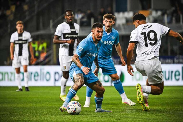 Napoli Tak Terbendung, Selangkah Lagi jadi Juara Serie A Meski Ditahan Imbang Parma di Stadion Ennio Tardini Napoli saat melawan Parma dalam laga Serie A di Stadion Ennio Tardini (foto: Dok SSC Napoli)