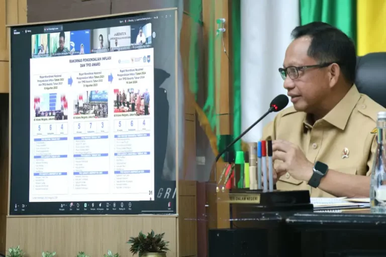 Mendagri: Pertumbuhan Ekonomi Harus Jadi Fokus Utama Kepala Daerah Mendagri Tito Karnavian