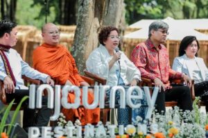 Waisak 2025 di Candi Borobudur Jadi Magnet Spiritualitas dan Penggerak Ekonomi Lokal Waisak 2025 di Candi Borobudur jadi momen spiritual dan penggerak ekonomi lokal, dengan ribuan pengunjung dan dukungan UMKM serta atraksi budaya.