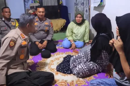 Kapolres Kampar tunjukkan empati dengan angkat Valery, korban KDRT yang sempat viral
