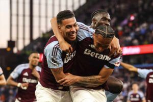 Aston Villa menang 2 - 0 melawan Tottenham Hotspur (foto: facebook @avfcofficial)