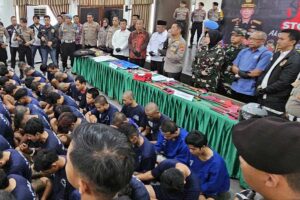Polresta Bandung tangkap 153 preman selama Operasi Pekat Lodaya 2025. DPRD dan Apindo beri apresiasi atas komitmen jaga keamanan masyarakat.