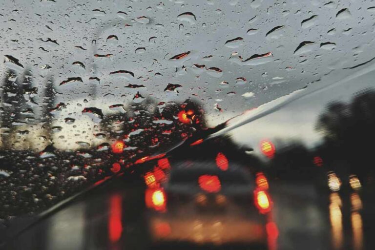 Ilustrasi hujan (foto: Valeriia Miller, pexels)