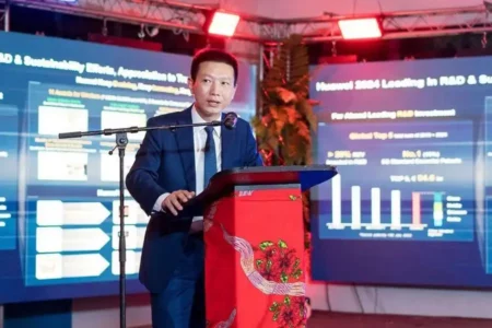 Denny Deng, President of Carrier Business Group Huawei Asia Pasifik