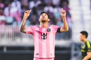 Lionel Messi usai mencetak gol. Inter Miami menang telak lawan Columbus Crew dalam Liga Utama Sepak Bola Amerika Serikat (MLS) di Chase Stadium (foto: facebook @InterMiamiCF)