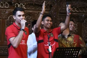 Nadeo dan Marselino nyanyikan lagu 'Tak Ingin Sendiri' untuk Presiden Prabowo
