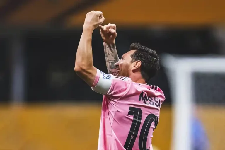 Lionel Messi usai cetak gol di menit 54 untuk Inter Miami, saat melawan FC Porto di FIFA Club World Cup 2025 (foto: facebook @InterMiamiCF)