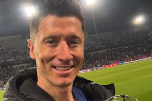Barcelona Bidik Julian Alvarez Sebagai Pengganti Robert Lewandowski di Musim 2026 Robert Lewandowski