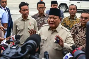 Prabowo: Tarif Ekspor RI ke AS Turun Jadi 19 Persen, Hasil Negosiasi Langsung dengan Donald Trump Presiden Prabowo umumkan tarif ekspor RI ke AS turun jadi 19 persen usai negosiasi langsung dengan Trump.