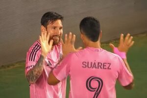 Messi usai mencetak goal kedua dalam laga Inter Miami vs Nashville SC di Chase Stadium, Fort Lauderdale, Floridadan (sumber foto: Youtube Major League Soccer)