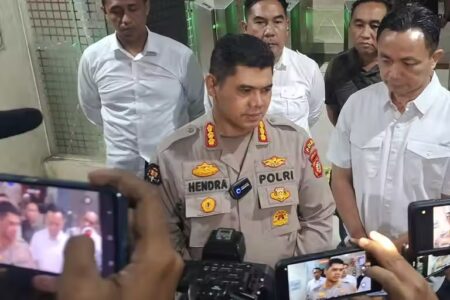 Sindikat Perdagangan Bayi ke Singapura Terbongkar, Polda Jabar Tangkap 12 Tersangka Kepala Bidang Humas Polda Jabar, Kombes Pol. Hendra Rochmawan