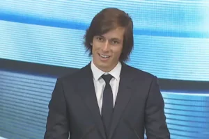 Kembali ke Real Madrid, Alvaro Carreras: Saya Pulang dan Siap Berjuang untuk Klub Terbesar di Dunia Álvaro Carreras (sumber foto: tangkapan layar Youtube @Real Madrid)
