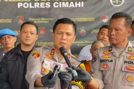 Polres Cimahi Bongkar Kasus Uang Palsu, Penjual Ketan Bakar Jadi Tersangka Kapolres Cimahi AKBP Niko N. Adi Putra