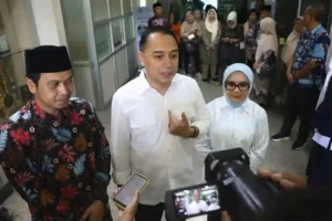 Cegah Guru Dilaporkan ke Polisi, Wali Kota Surabaya Ajak Orang Tua Bangun Dialog dan Sinergi Wali Kota Surabaya Eri Cahyadi