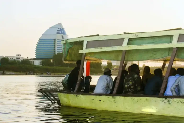 Wabah Kolera Meluas di Sudan: Muncul 91 Ribu Kasus, 2.302 Orang Meninggal Suasana di Tuti Island, Khartoum, Sudan (foto: Musnany, unsplash)