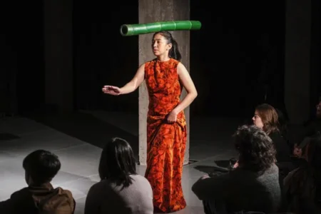 Pementasan Tari Body Migration – I Do(n’t) Want, Refleksi dan Gerak Pencarian Arti Rumah Goethe-Institut hadirkan tari “Body Migration – I Do(n’t) Want” karya Siska Aprisia, refleksi mendalam atas migrasi, tubuh, dan makna rumah.