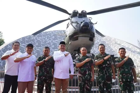 Panglima TNI Resmikan Monumen Helikopter SA-330 Puma di Bogor, Simbol Pengabdian 45 Tahun Panglima TNI resmikan Monumen SA-330 Puma di Bogor, mengenang pengabdian alutsista legendaris TNI AU dalam operasi militer dan misi kemanusiaan.