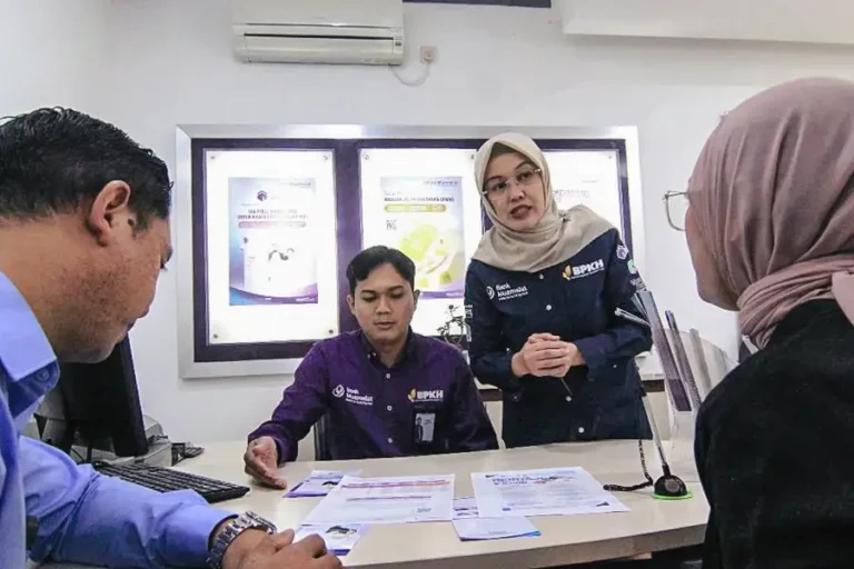 Bank Muamalat Genjot Pembiayaan Prohajj Plus, Total Capai Rp 166 Miliar Lebih Bank Muamalat catat pertumbuhan positif produk Prohajj Plus, dengan pembiayaan haji dan umrah mencapai Rp166 miliar hingga Juni 2025.