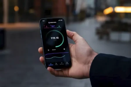 Internet Lemot Bukan Selalu Salah Router, Bisa Jadi ISP Anda Sedang Throttling Ilustrasi pengukuran kecepatan internet (foto: Frederik Lipfert, unsplash)