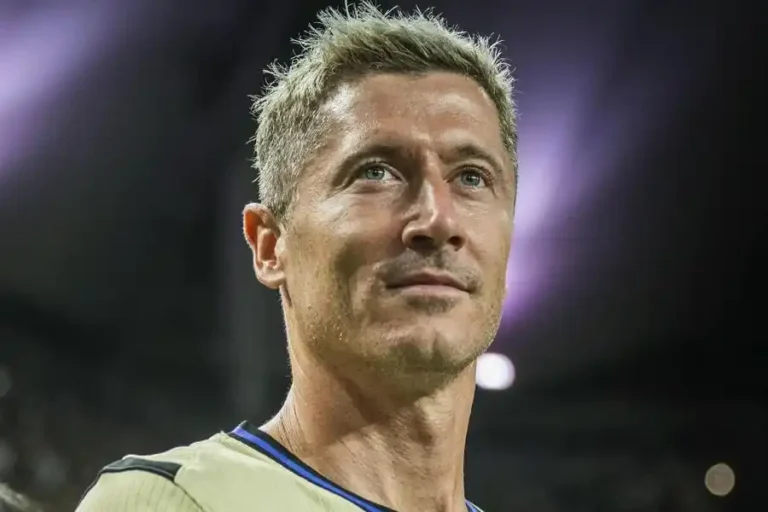 Robert Lewandowski Diambang Hengkang dari Barcelona, Atletico Madrid Buka Pintu Lebar-lebar Robert Lewandowski (foto: instagram @_rl9)