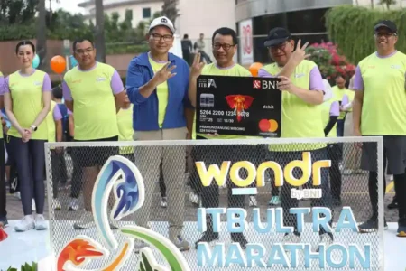 Community Run di kawasan Car Free Day Sudirman, Jakarta, rangkaian pra-event menuju wondr ITB Ultra Marathon 2025