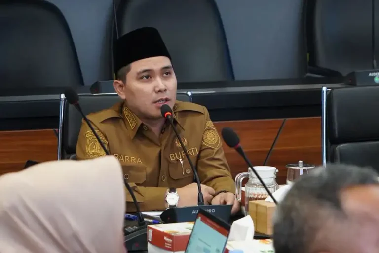 Bupati Mojokerto Muhammad Al Barra
