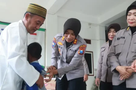Sambut Hari Jadi ke-77, Polwan Polda Jatim Gelar Baksos di Griya Yatim Sidoarjo Hari Jadi Polisi Wanita (Polwan) ke-77