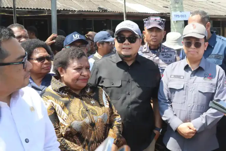 PSU Papua Berlangsung Lancar dan Aman, KPU Harap Tidak Ada Pengulangan Lagi PSU Papua berlangsung aman dan lancar. KPU berharap dukungan semua pihak agar tidak terjadi PSU ulang