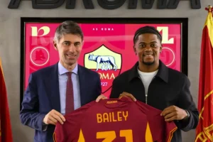 AS Roma resmi perkenalkan Leon Bailey dari Aston Villa sebagai bagian dari tim dengan status pinjaman plus opsi beli (sumber foto: facebook @officialasroma)