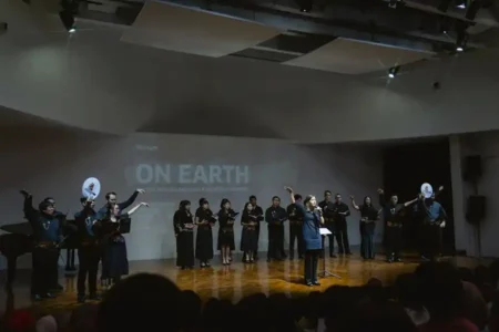 Konser Kolaboratif Kerstin Behnke dan Kancatala Ensemble Hadirkan Harmoni Lintas Budaya di GoetheHaus Kerstin Behnke dan Kancatala Ensemble suguhkan konser lintas budaya yang interaktif di GoetheHaus Jakarta, ajak penonton bernyanyi bersama.