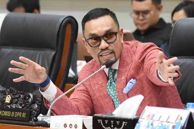 NasDem Nonaktifkan Ahmad Sahroni dan Nafa Urbach, Surya Paloh Tegaskan Aspirasi Rakyat jadi Prioritas Ahmad Sahroni ketika masih menjabat Wakil Ketua Komisi III DPR RI (foto: Dok DPR RI)