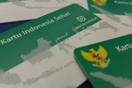 BPJS Kesehatan Perkuat Perlindungan Anak Sejak Lahir Lewat Program PESIAR Ilustrasi Kartu Indonesia Sehat (foto: Hendro D. Laksono, pilar.id)