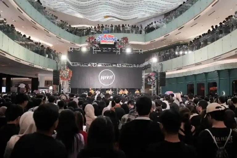 Mie Sedaap bawa semangat Braver & Bolder ke Surabaya lewat Come See Mie 2025 Mall Take Over di Ciputra World