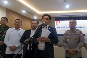 Menteri Yusril Ihza Mahendra saat memberikan penjelasan terkait massa aksi demonstrasi yang berujung ricuh pada akhir Agustus 2025