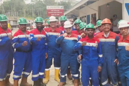 Pertamina Drilling latih 49 pemuda Papua dengan sertifikasi migas gratis agar siap bersaing di sektor energi nasional.