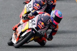 Veda Ega Pratama Raih Runner Up Red Bull Rookies Cup 2025, Ramadhipa Finis di 8 Besar Veda Ega Pratama finis sebagai runner up Red Bull Rookies Cup 2025, sementara Ramadhipa masuk delapan besar di tahun debutnya
