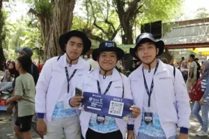 Mahasiswa Akuntansi UNAIR Raih Juara di Kompetisi QRIS Jelajah Budaya Indonesia Tiga mahasiswa Akuntansi UNAIR raih juara tiga Kompetisi QRIS Jelajah Budaya Indonesia 2025