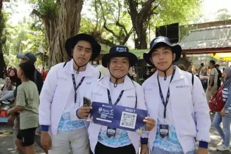 Mahasiswa Akuntansi UNAIR Raih Juara di Kompetisi QRIS Jelajah Budaya Indonesia Tiga mahasiswa Akuntansi UNAIR raih juara tiga Kompetisi QRIS Jelajah Budaya Indonesia 2025