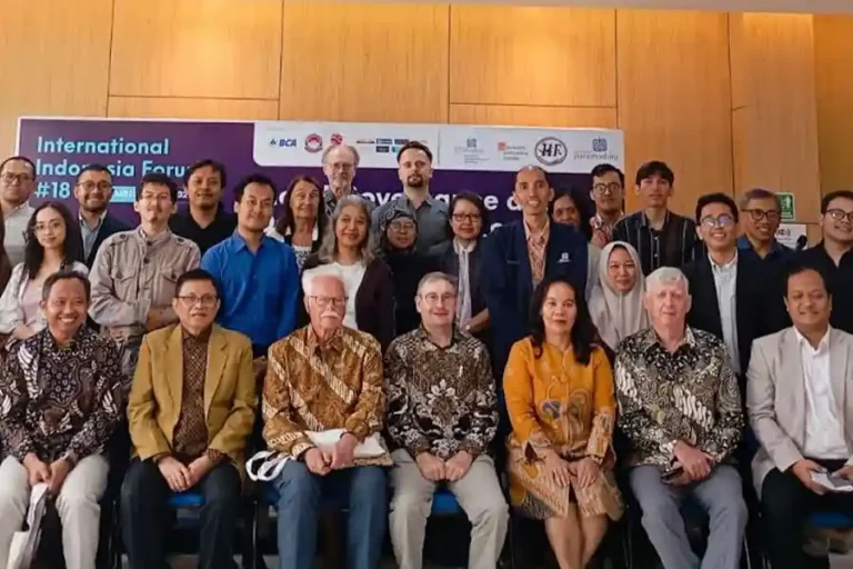 Konferensi Internasional Indonesia Forum ke-18 Bahas Demokrasi dan Tata Kelola di Paramadina Konferensi Internasional Indonesia Forum ke-18 di Universitas Paramadina bahas demokrasi, tata kelola, hingga isu global dengan partisipasi akademisi dunia.