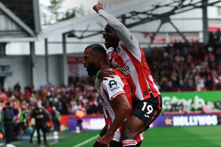 Ekspresi kemenangan Brentford usai menundukkan Manchester United di babak pertama Premier League 2025-26, Jumat (27/9) (sumber foto: facebook @brentfordfootballclub1889)
