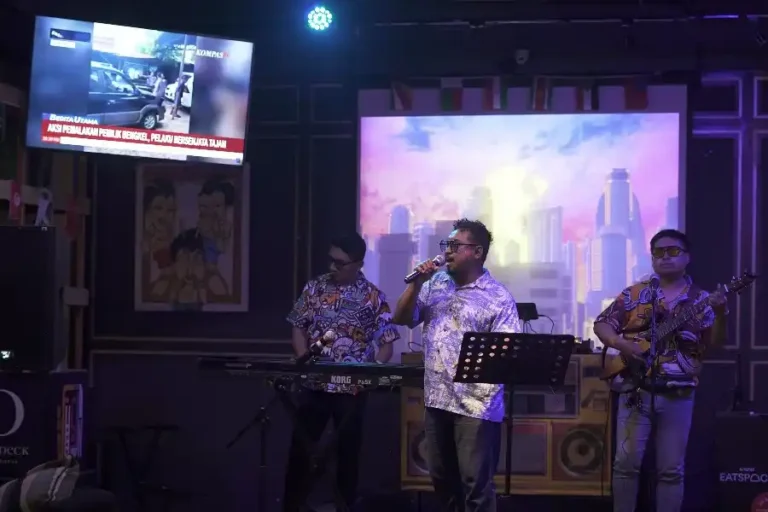 One Deck Gastropub, Destinasi Hangout 24 Jam dengan Hiburan Tematik dan Menu Lezat di Surabaya One Deck Gastropub Surabaya hadir 24 jam dengan menu lezat, hiburan tematik, dan suasana estetik, jadi destinasi hangout favorit di kota.