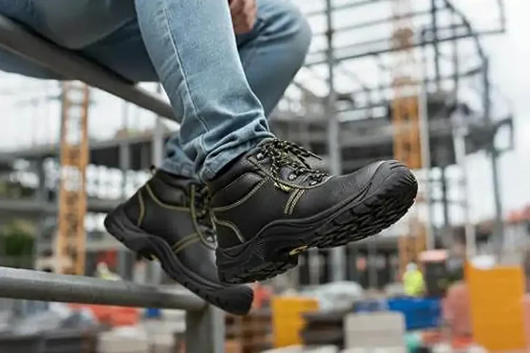 GOSAVE Luncurkan Sepatu Safety Baru, Utamakan Kenyamanan dan Perlindungan Pekerja GOSAVE resmi meluncurkan sepatu safety terbaru dengan teknologi modern, mengutamakan kenyamanan dan perlindungan maksimal bagi pekerja lapangan.
