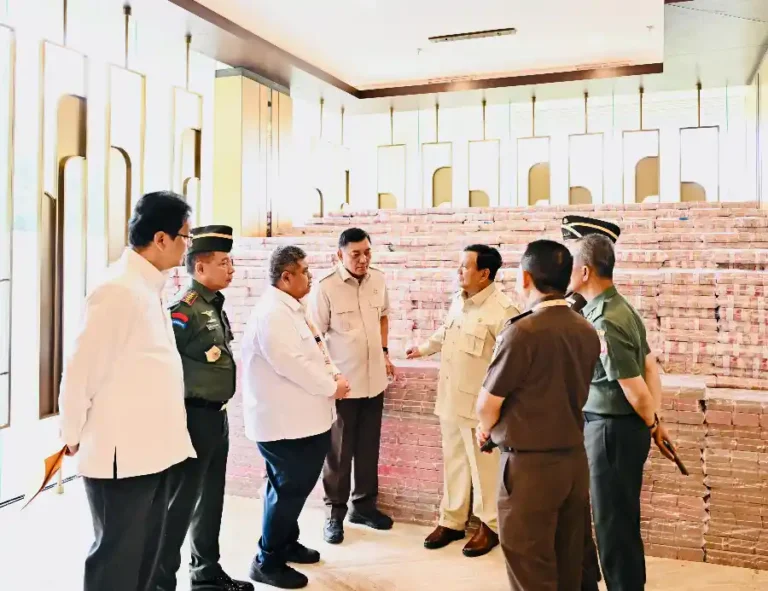 Penyerahan uang pengganti kerugian negara sebesar Rp 13.255.244.538.149,00 dari Kejaksaan Agung kepada Kementerian Keuangan Republik Indonesia.