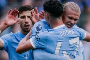 Erling Haaland mencetak dua gol cepat dan membawa Manchester City menang 2-0 atas Everton di Etihad Stadium dalam lanjutan Premier League 2025/2026.