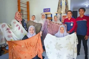 Koperasi UBSK Kewasen: Strategi Efektif Bangun Ekonomi Desa Berkelanjutan Koperasi UBSK Kewasen dorong kemandirian ekonomi desa dengan dukungan CSR PT Sumber Segara Primadaya, menciptakan lapangan kerja dan peluang usaha lokal.