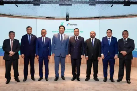 PHE dan PETRONAS tandatangani FOA PSC Blok Bobara, perkuat kemitraan energi Indonesia-Malaysia dan dukung swasembada energi nasional.
